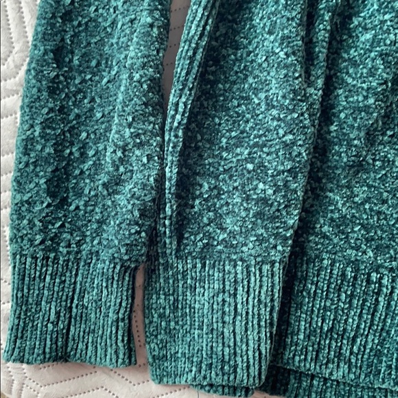 Sweater - Picture 2 of 4